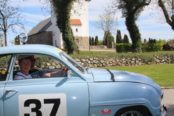 Deltagerne a her Kenneth og Oscar Welm i deres Saab 96 fra 1962 a kom foto Bjarne Andersen